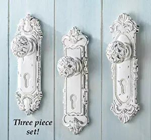 Set of 3 Shabby Chic French Country Door Knob Hand Painted Antiqued White Hanging Hooks Decor