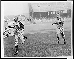 Photo: Jesse Owens beating George Case in 100-yard dash at Cleveland Stadium,1946