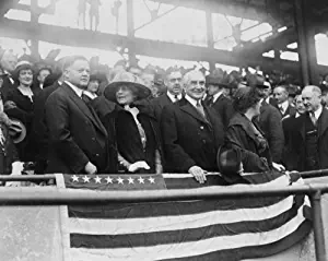 1922 photo Left to right: Herbert Hoover, Mrs. Warren G. Harding, Warren G. H c8